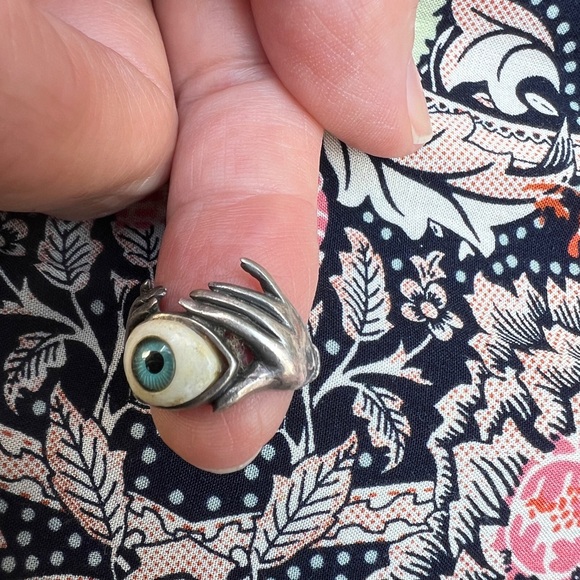Vintage Sterling Silver Eye Ring - Picture 2 of 6